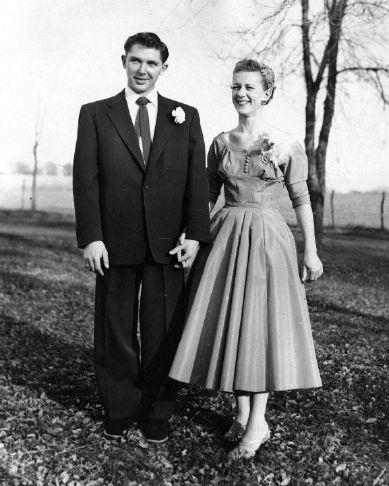 bill and joanne ragan were married december 5 1954 at the first christian church in kahoka